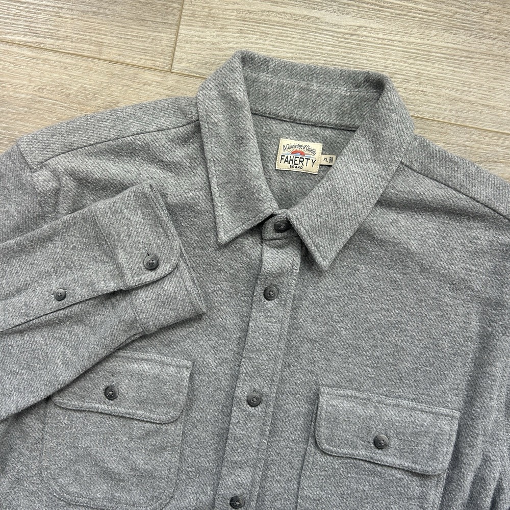 Faherty Mens XL Legend Sweater Shirt in Fossil Grey Heathered Twill